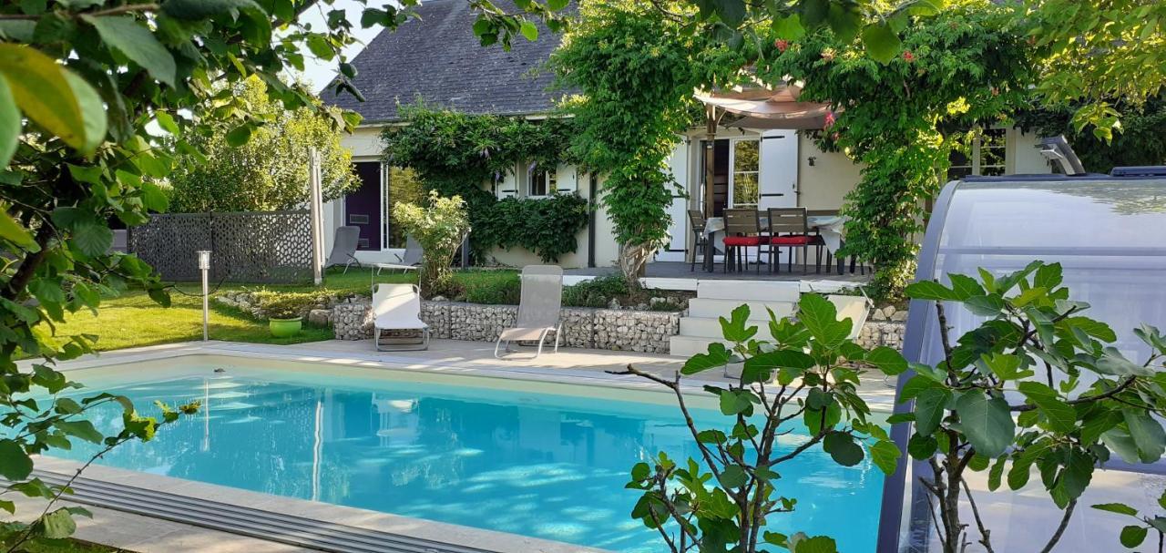 Au Coeur du Bien-Etre, chalet avec piscine chauffée et couverte, SPA, sauna, massages Monteaux Exterior foto